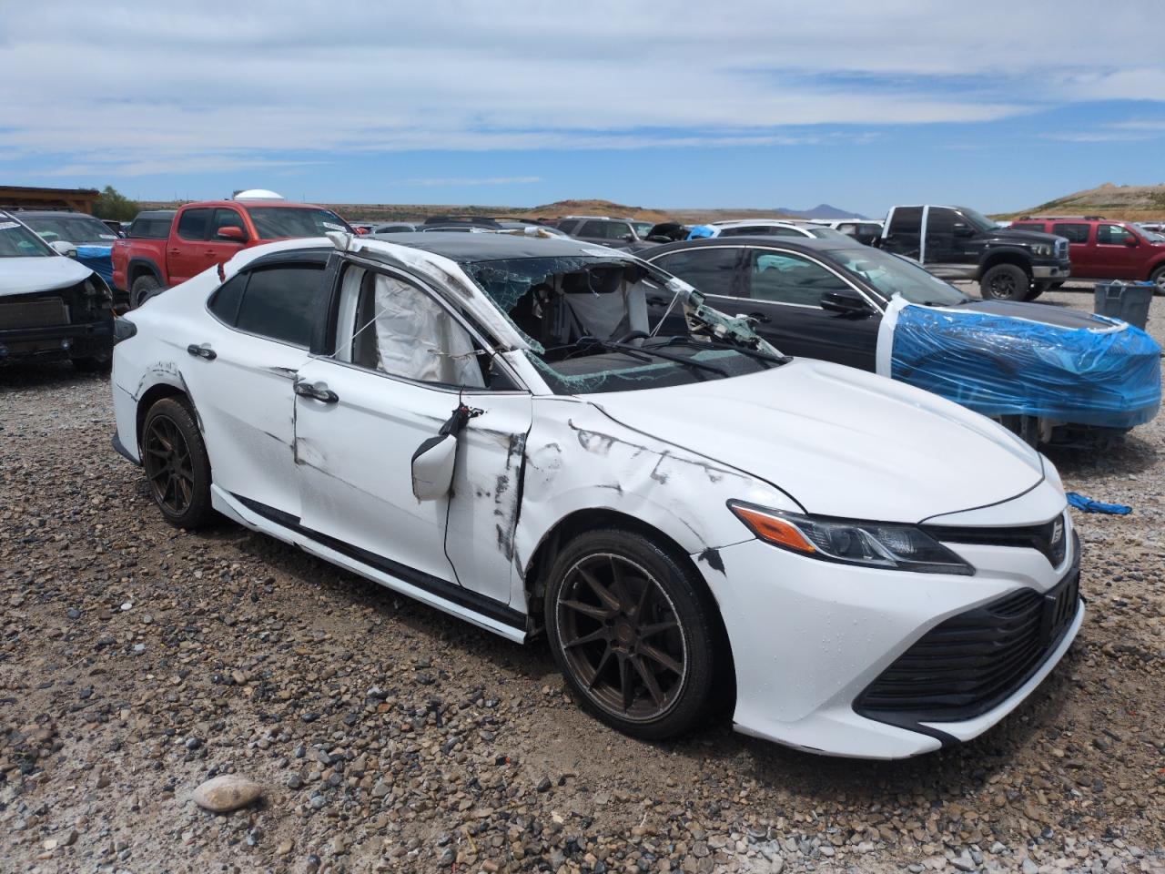 2018 Toyota Camry Le - zdjęcie 4