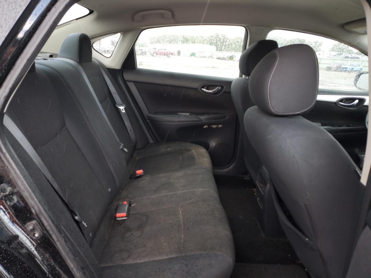 2019 Nissan Sentra S - zdjęcie 10