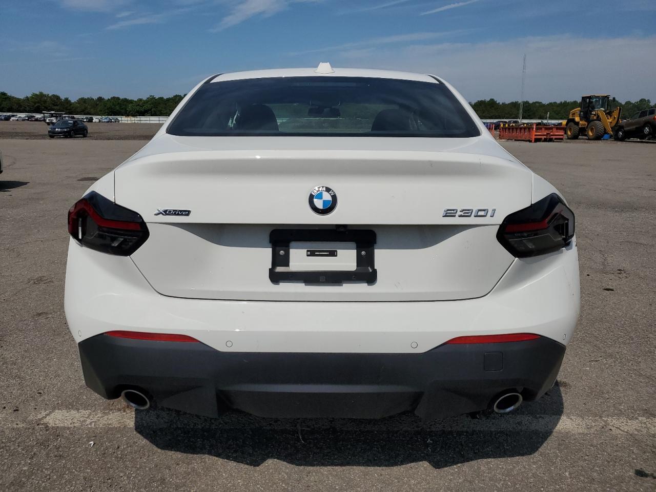 2025 BMW 230Xi - zdjęcie 6