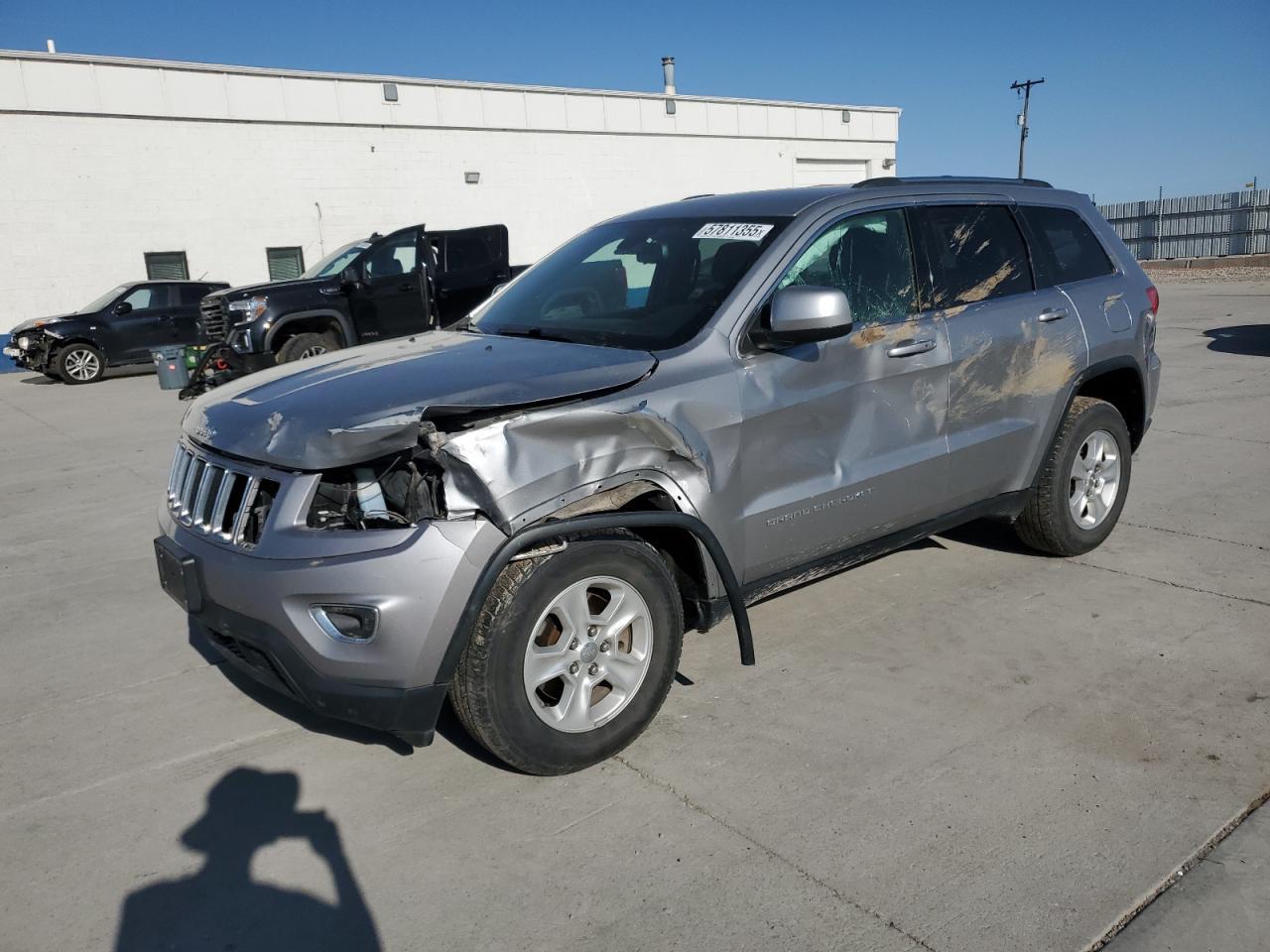2016 Jeep Grand Cherokee Laredo - zdjęcie główne