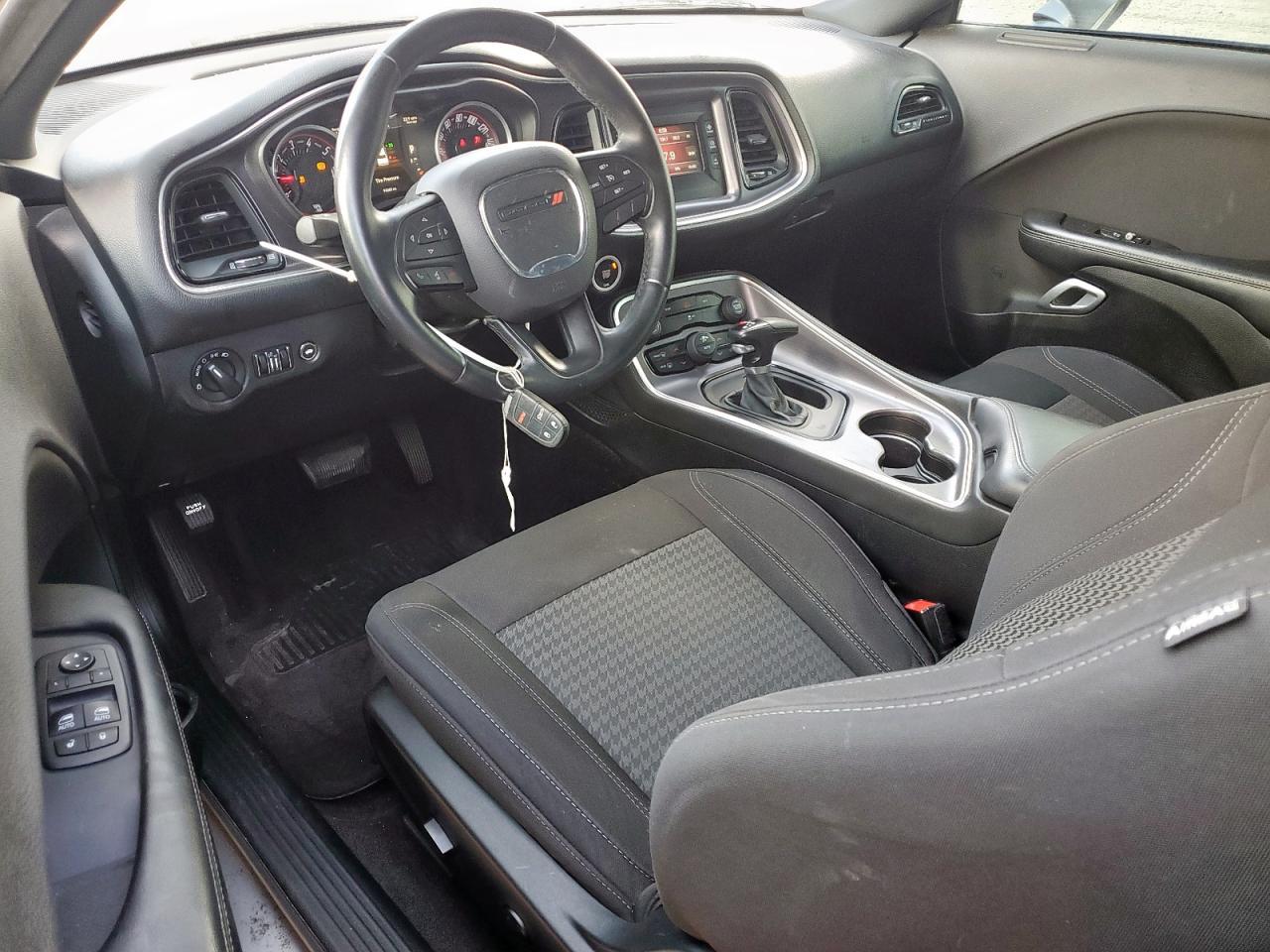 2016 Dodge Challenger Sxt - zdjęcie 8