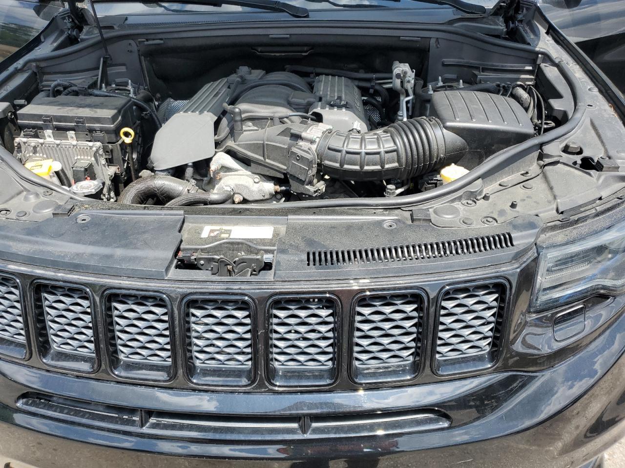 2017 Jeep Grand Cherokee Srt-8 - zdjęcie 11