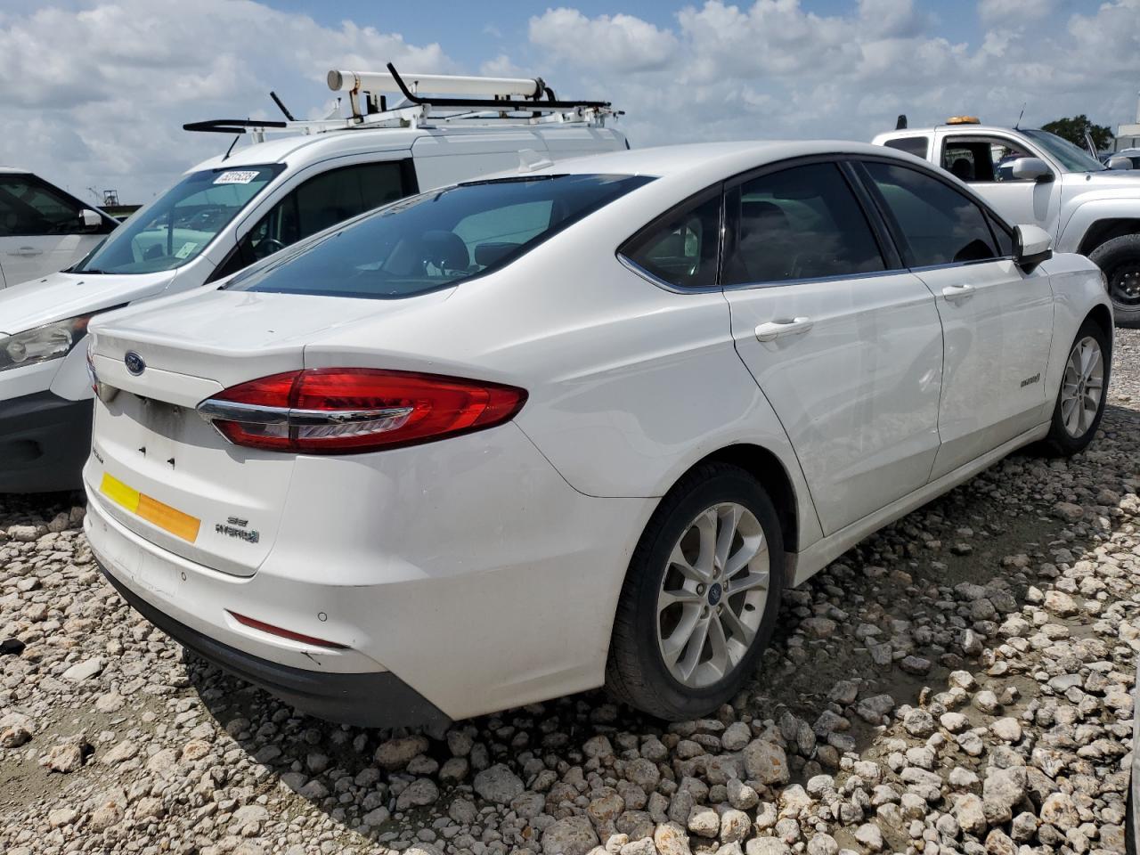 2019 Ford Fusion Se - zdjęcie 3