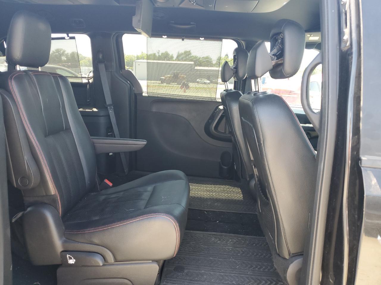 2016 Dodge Grand Caravan R/T - zdjęcie 11