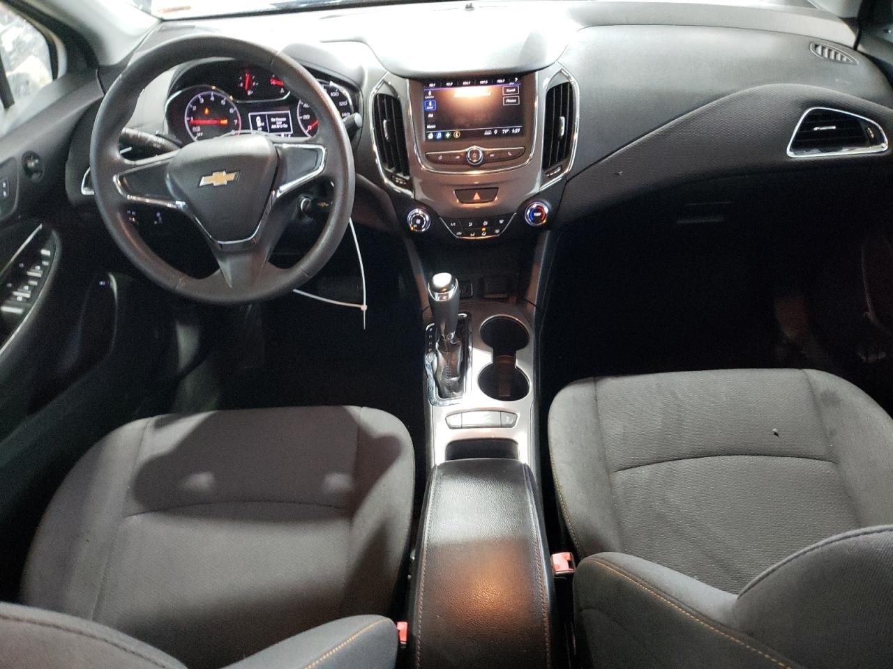 2019 Chevrolet Cruze Ls - zdjęcie 8