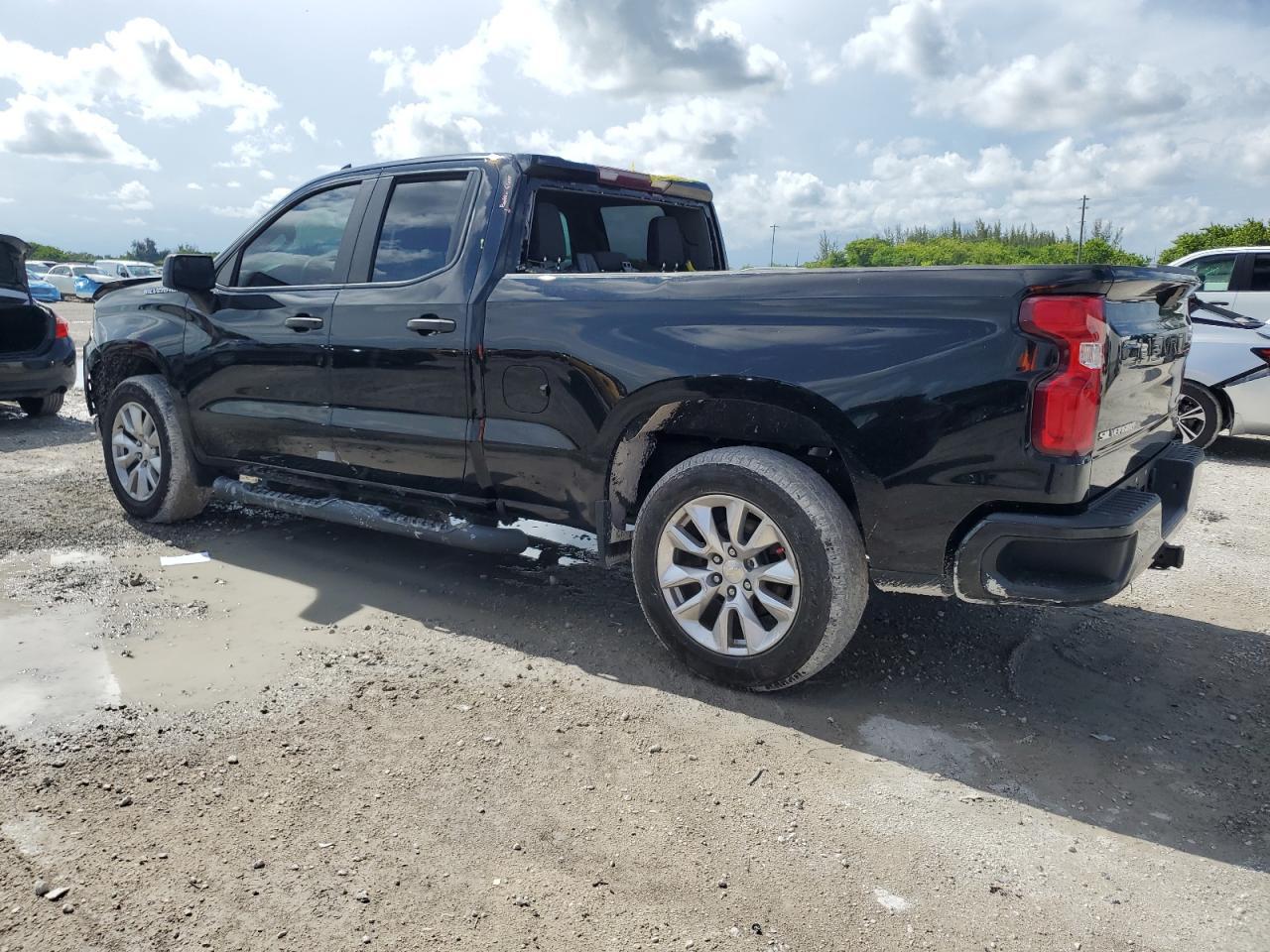 2022 Chevrolet Silverado Ltd C1500 Custom - zdjęcie 2