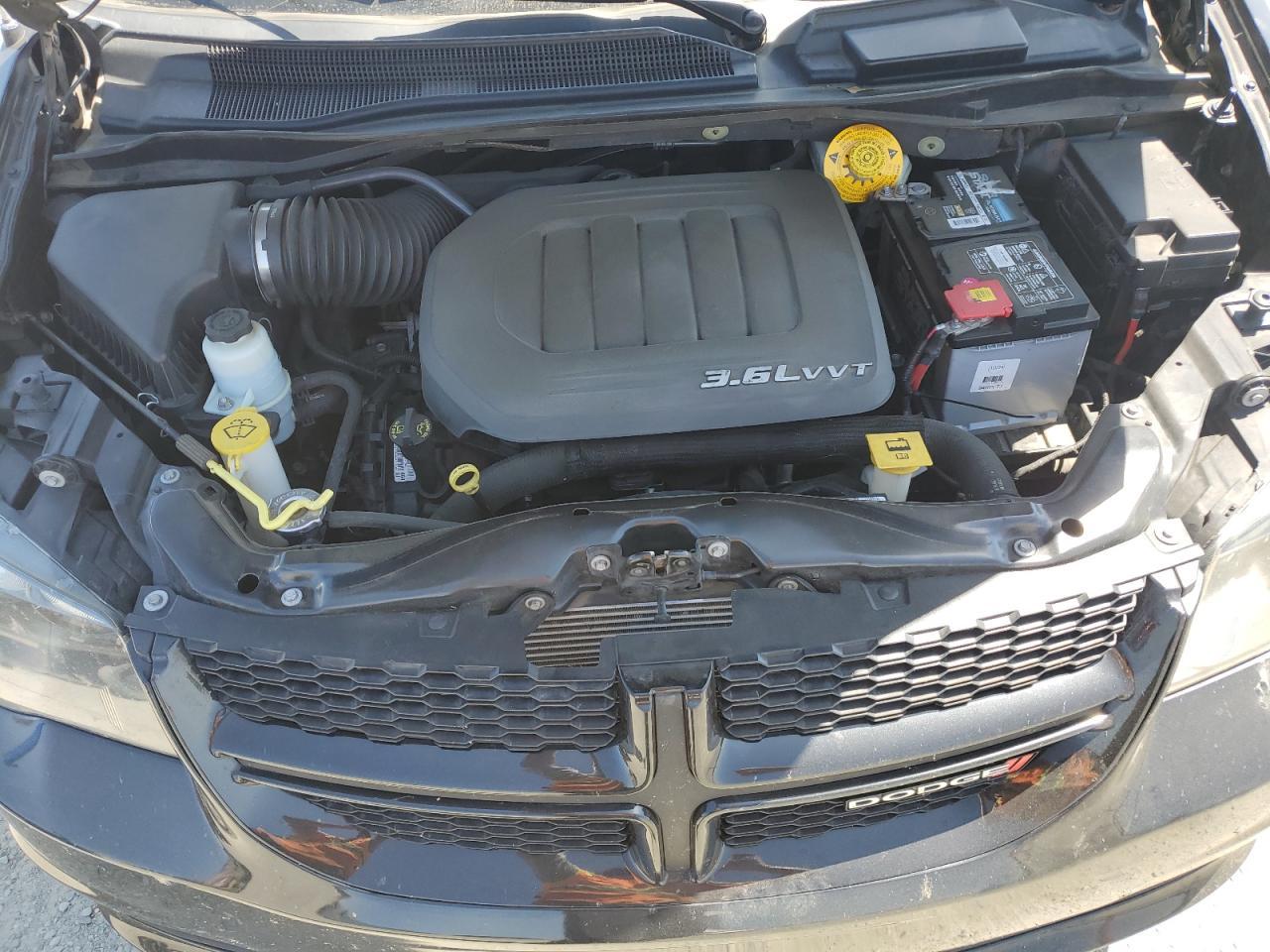 2016 Dodge Grand Caravan R/T - zdjęcie 12
