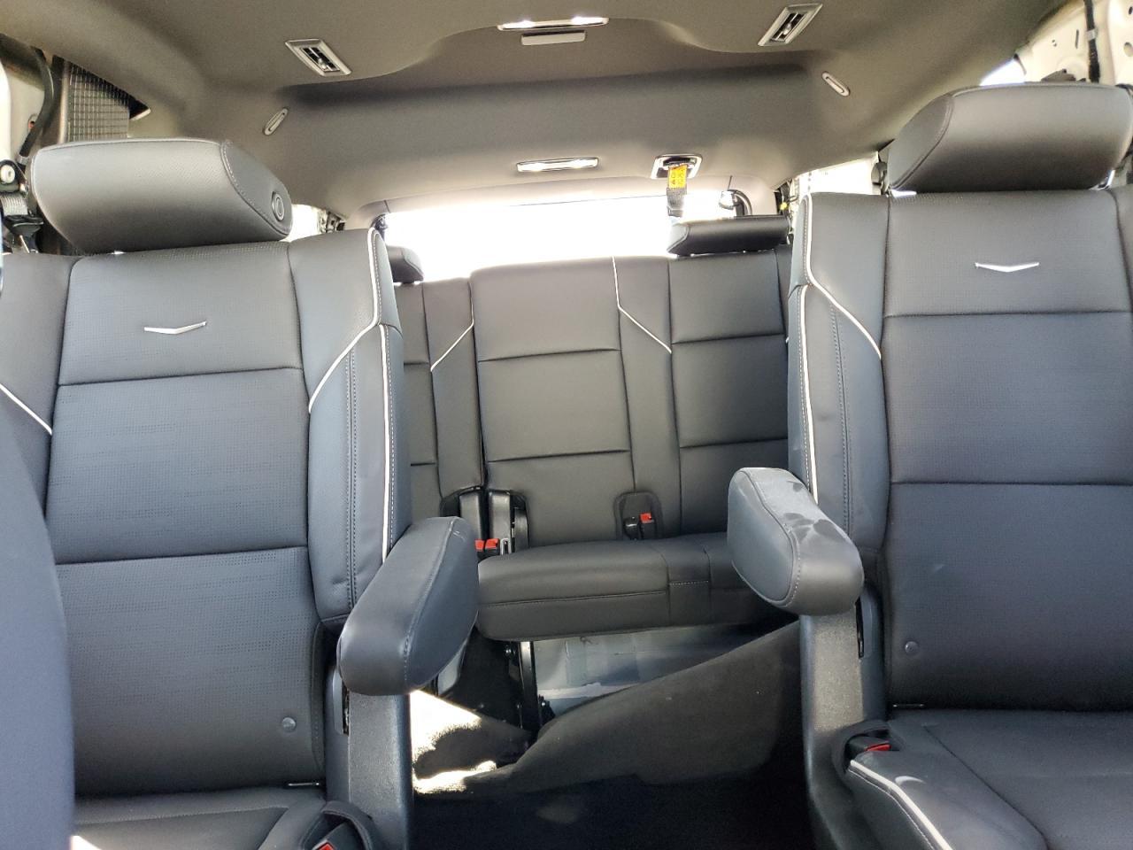 2024 Cadillac Escalade Premium Luxury - zdjęcie 10