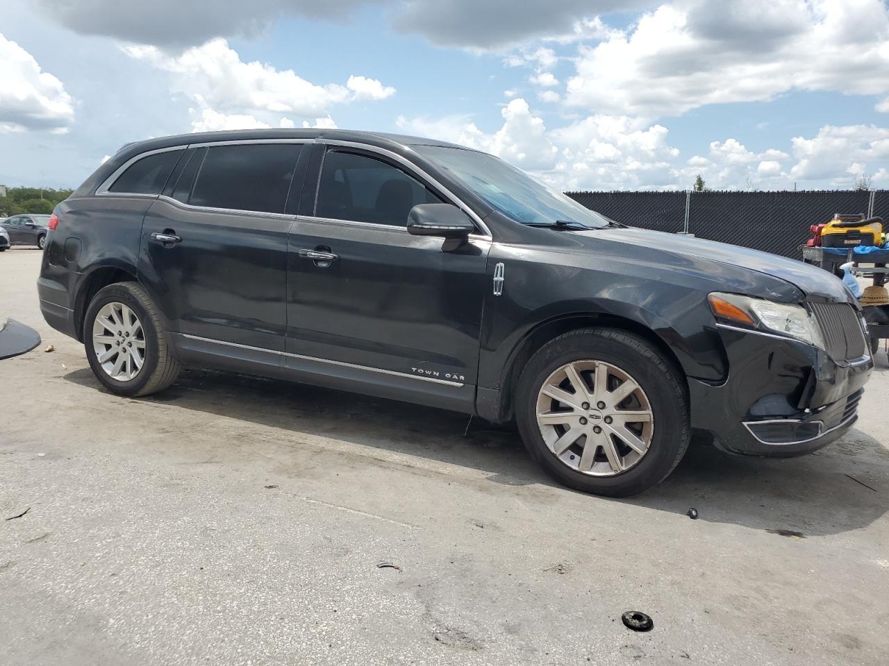 2015 Lincoln Mkt - zdjęcie 4