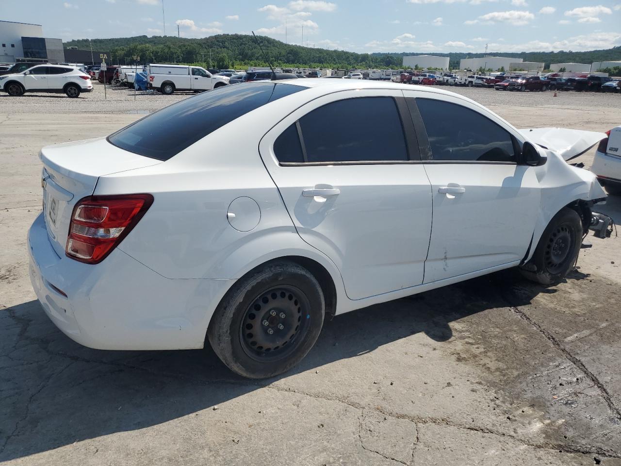 2017 Chevrolet Sonic Ls - zdjęcie 5
