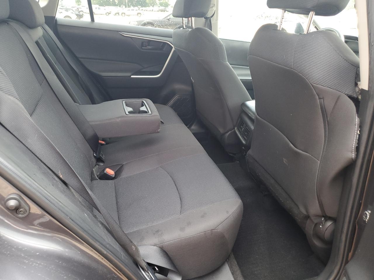 2022 Toyota Rav4 Le - zdjęcie 11