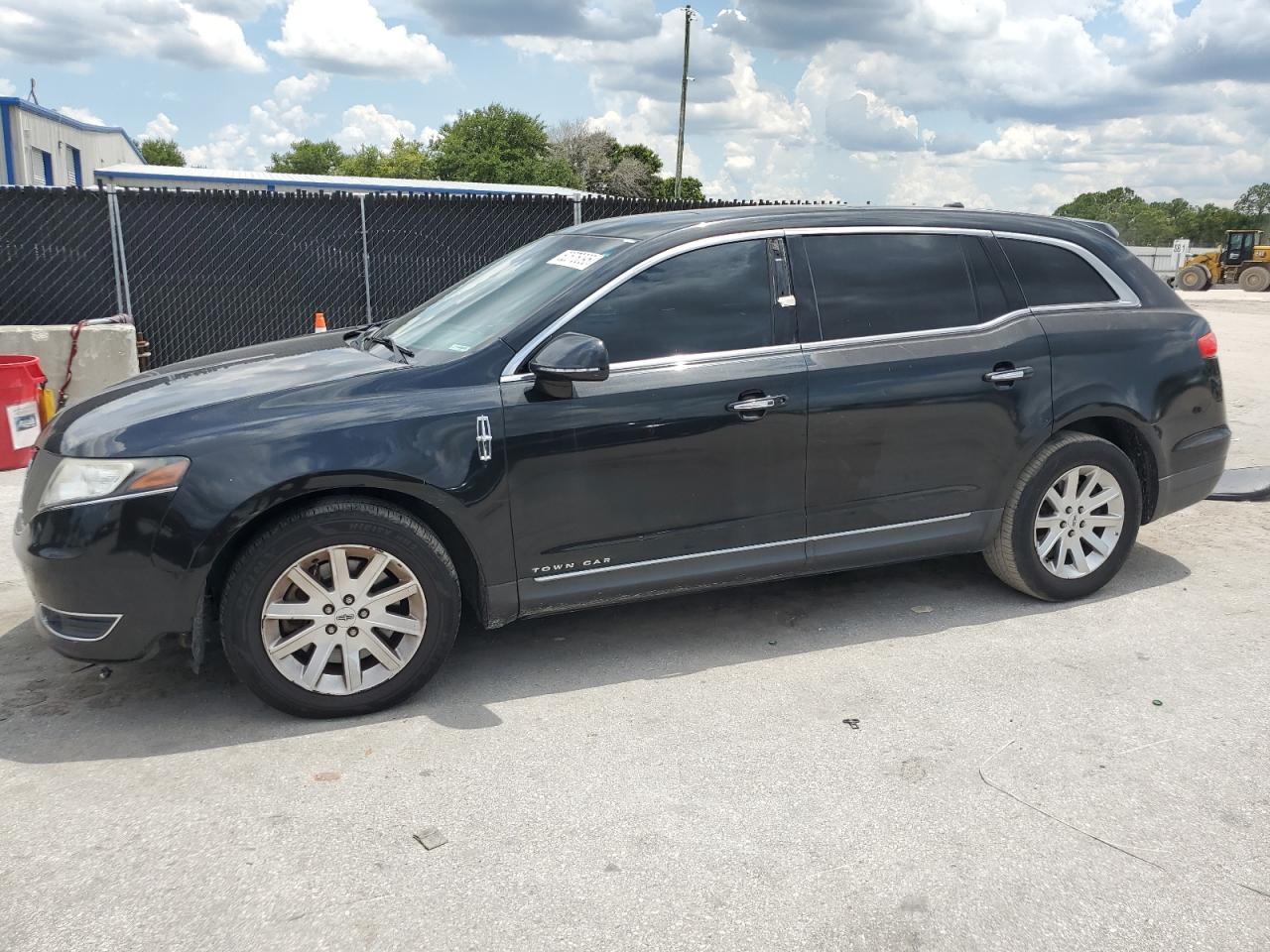 2015 Lincoln Mkt - zdjęcie główne