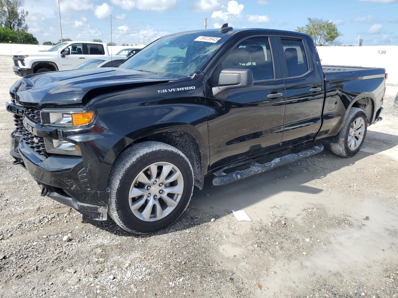 2022 Chevrolet Silverado Ltd C1500 Custom - zdjęcie główne