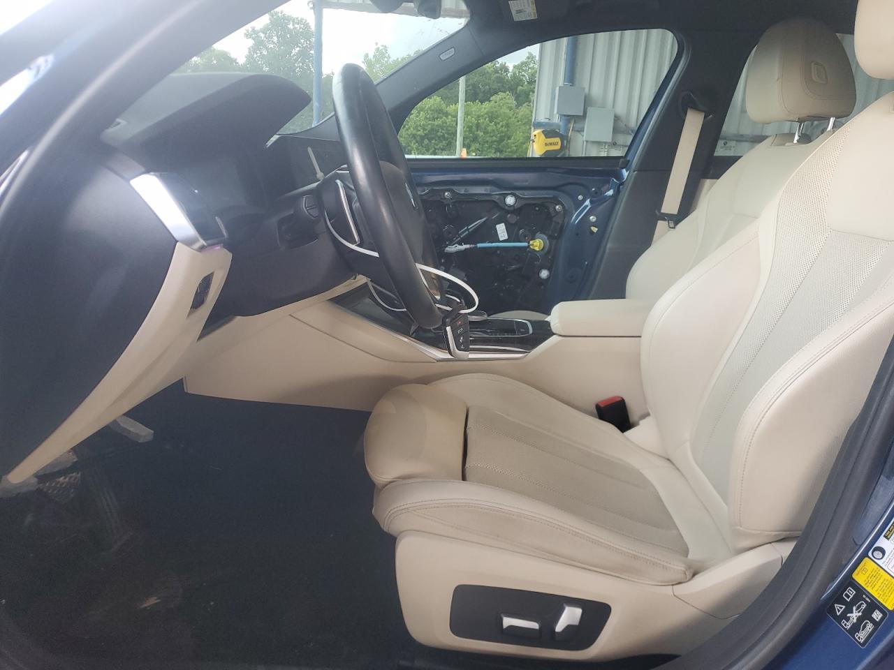 2022 BMW 330Xi - zdjęcie 7
