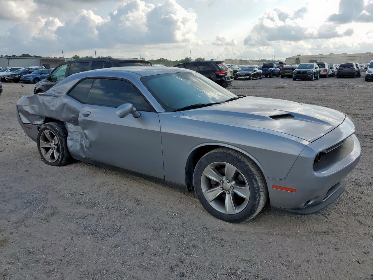 2016 Dodge Challenger Sxt - zdjęcie 4