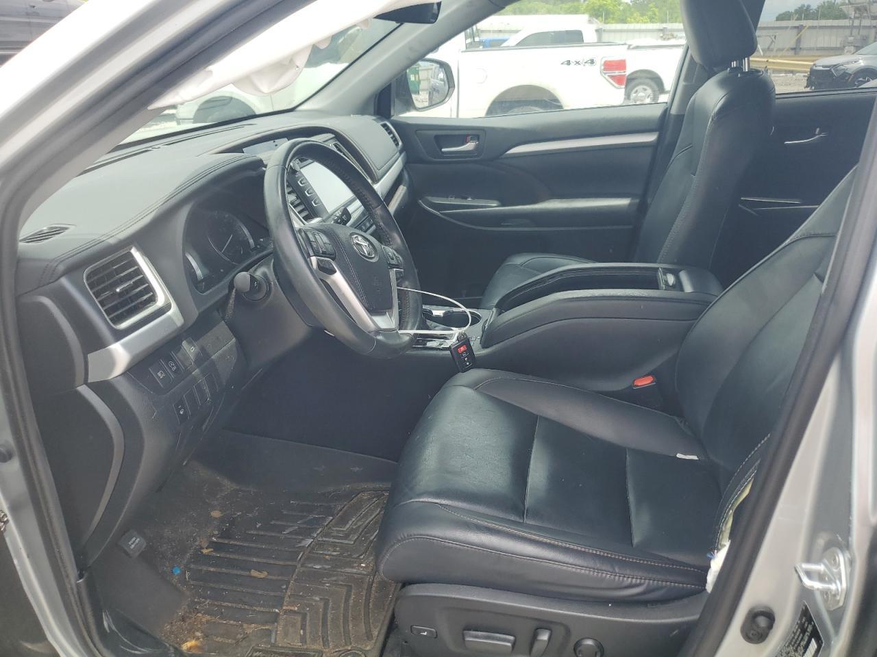 2019 Toyota Highlander Se - zdjęcie 7