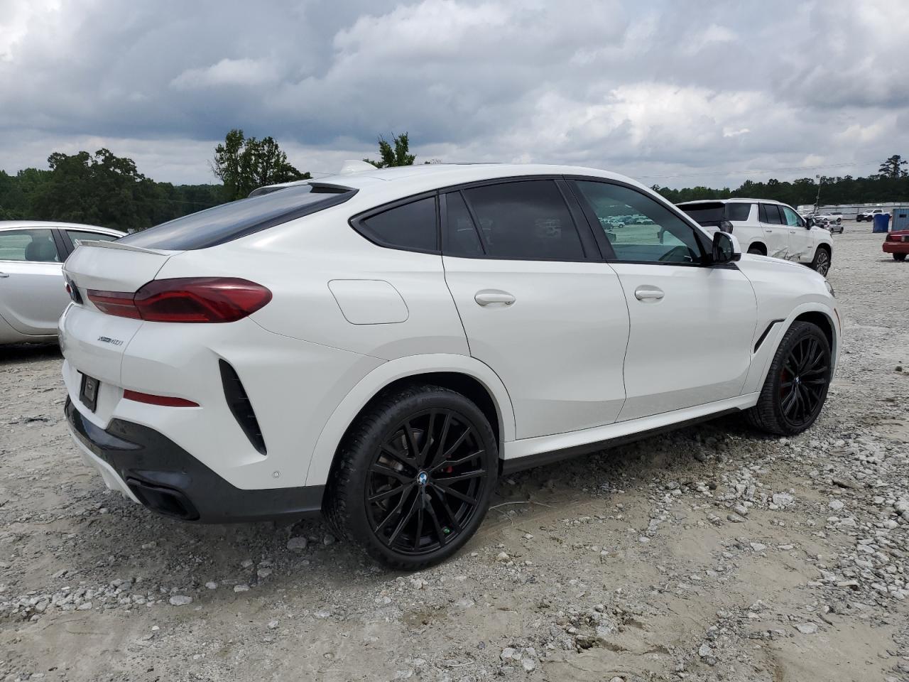 2022 BMW X6 xDrive40I - zdjęcie 3
