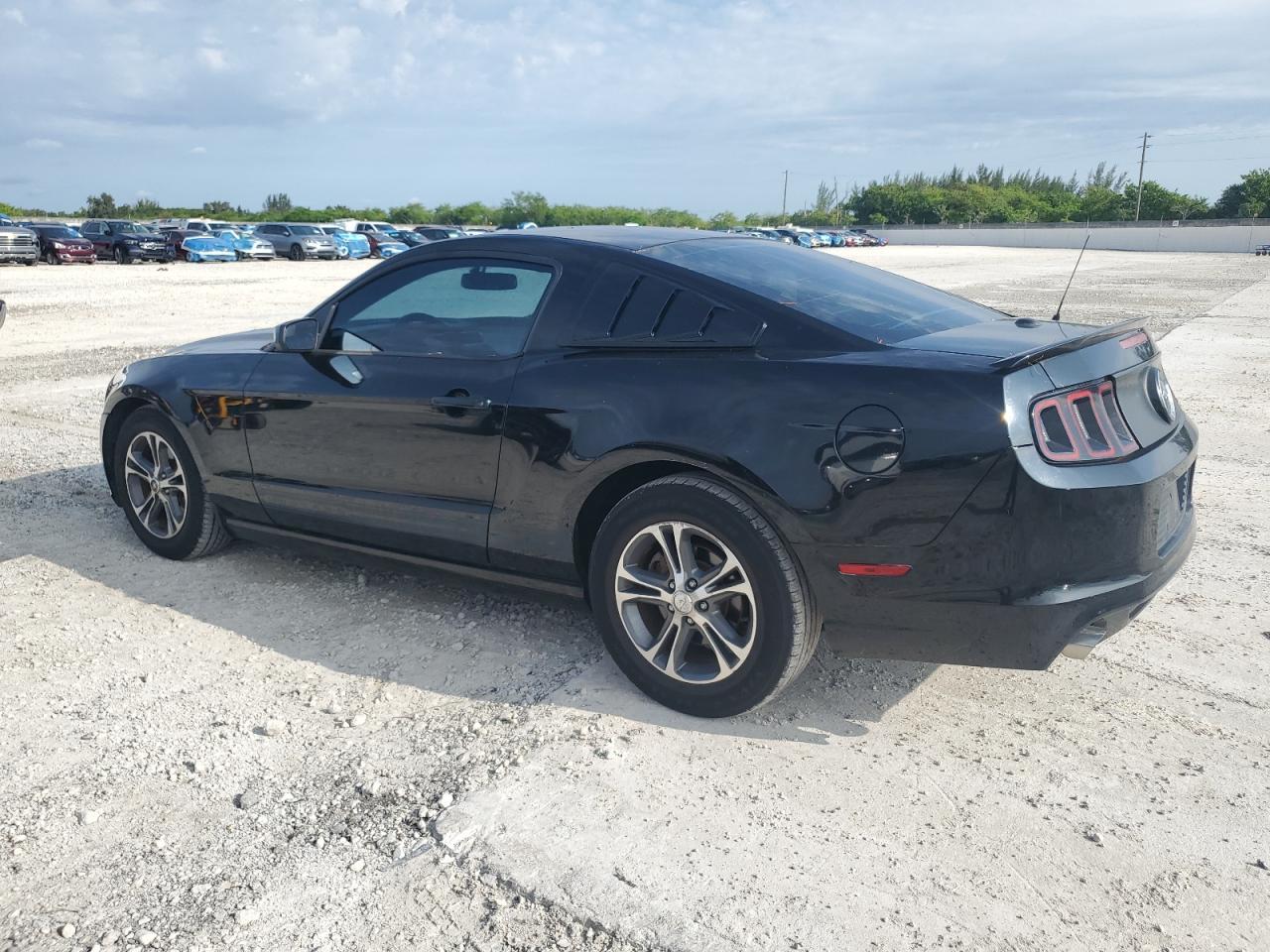 2014 Ford Mustang - zdjęcie 2