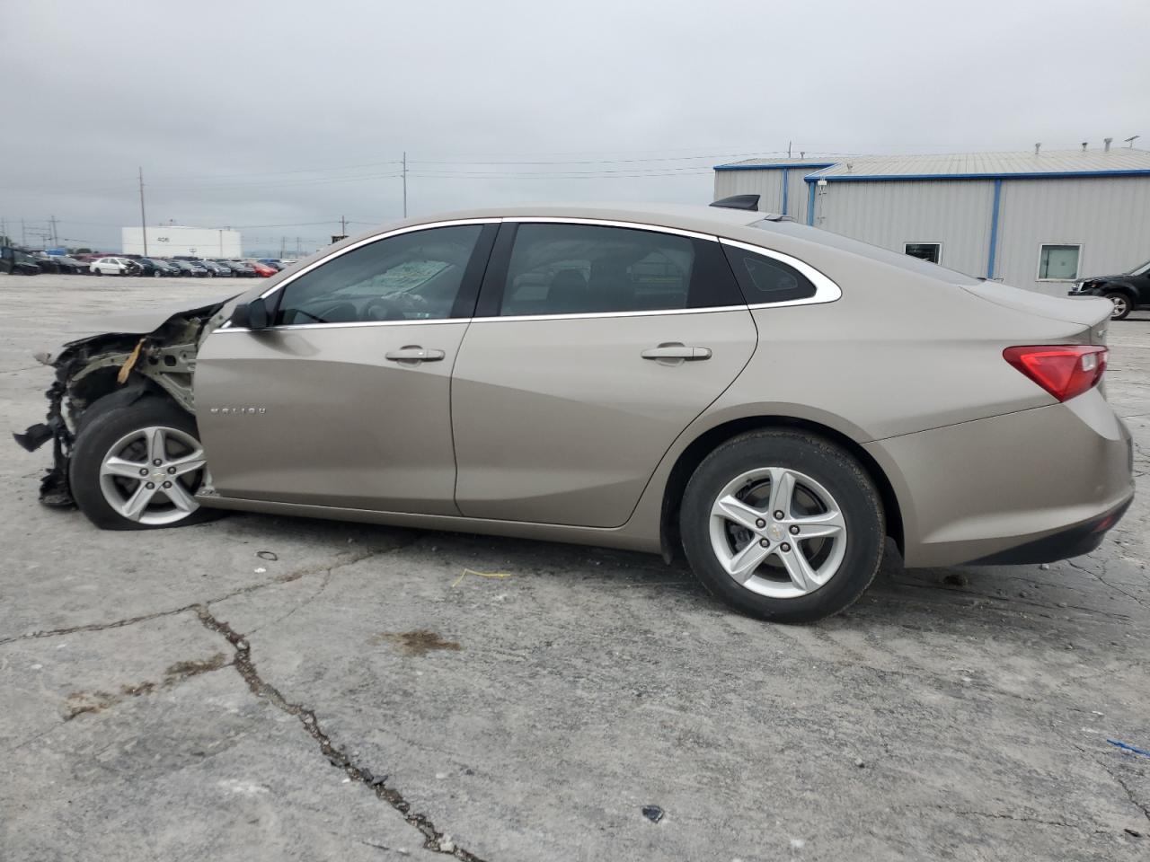 2022 Chevrolet Malibu Ls - zdjęcie 2