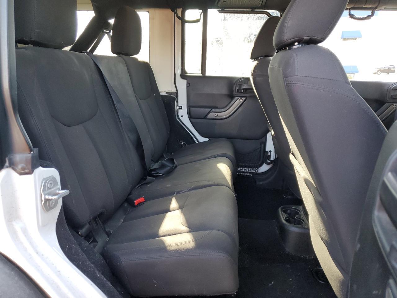 2016 Jeep Wrangler Unlimited Sport - zdjęcie 11
