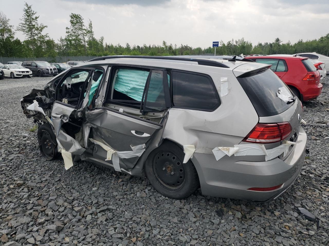 2019 Volkswagen Golf Sportwagen S - zdjęcie 2