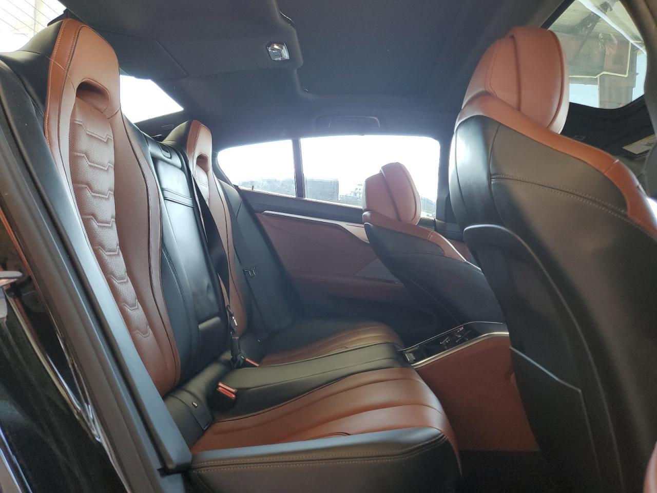 2022 BMW M850Xi - zdjęcie 10