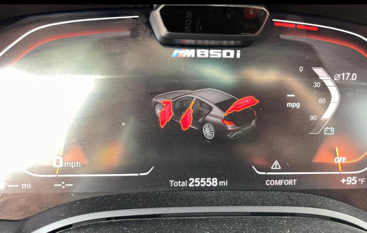 2022 BMW M850Xi - zdjęcie 9