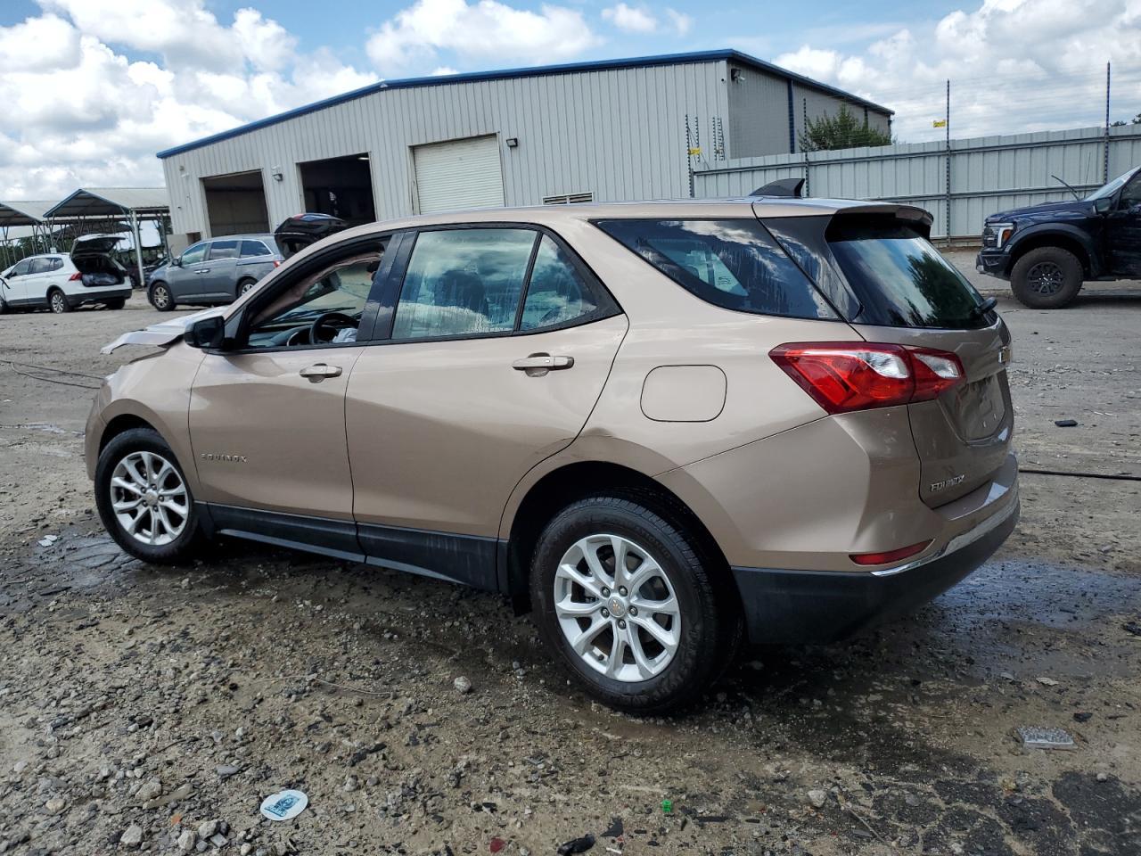 2018 Chevrolet Equinox Ls - zdjęcie 2