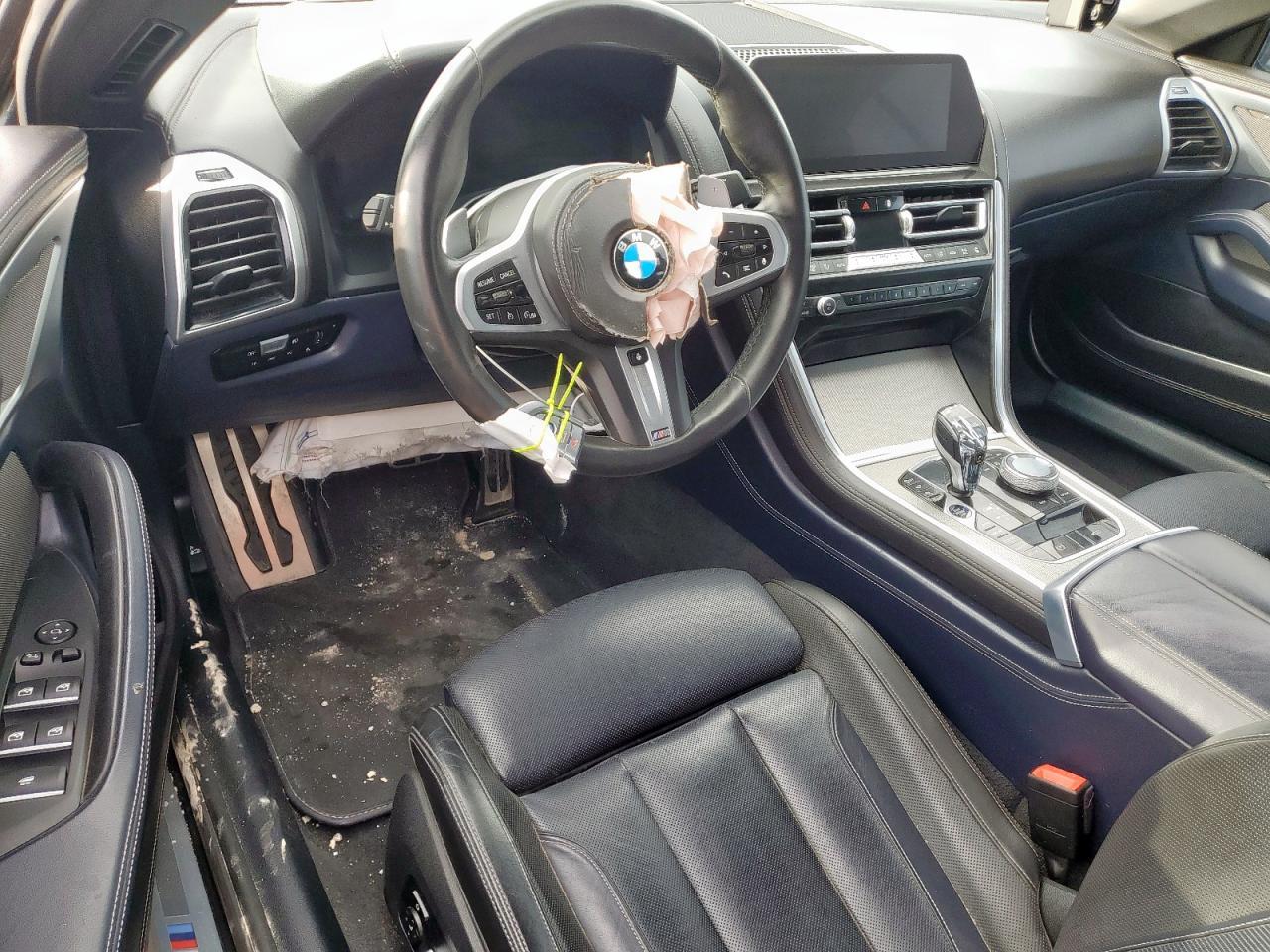 2022 BMW M850Xi - zdjęcie 8