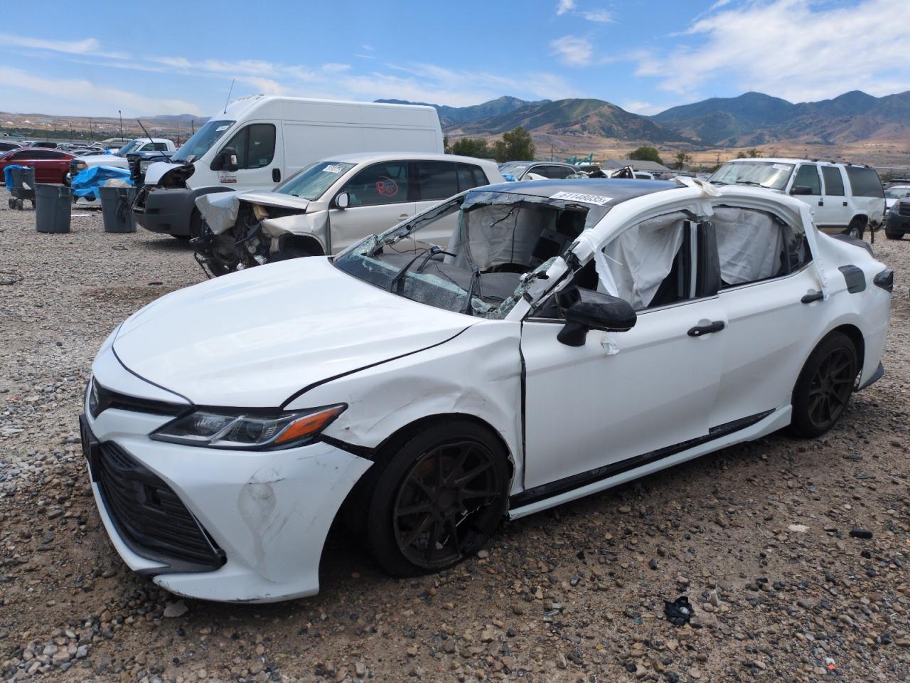 2018 Toyota Camry Le - zdjęcie główne