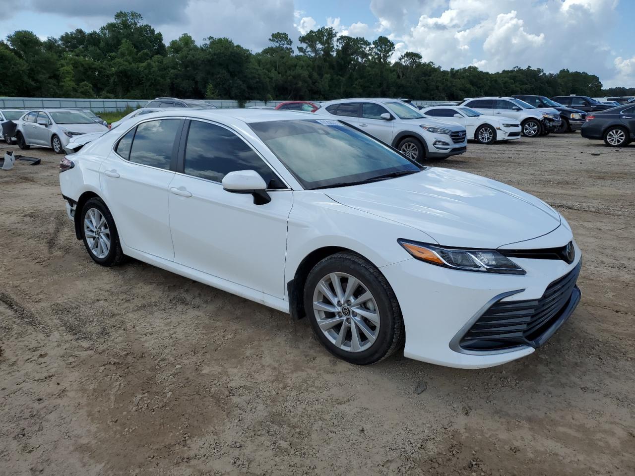 2023 Toyota Camry Le - zdjęcie 4