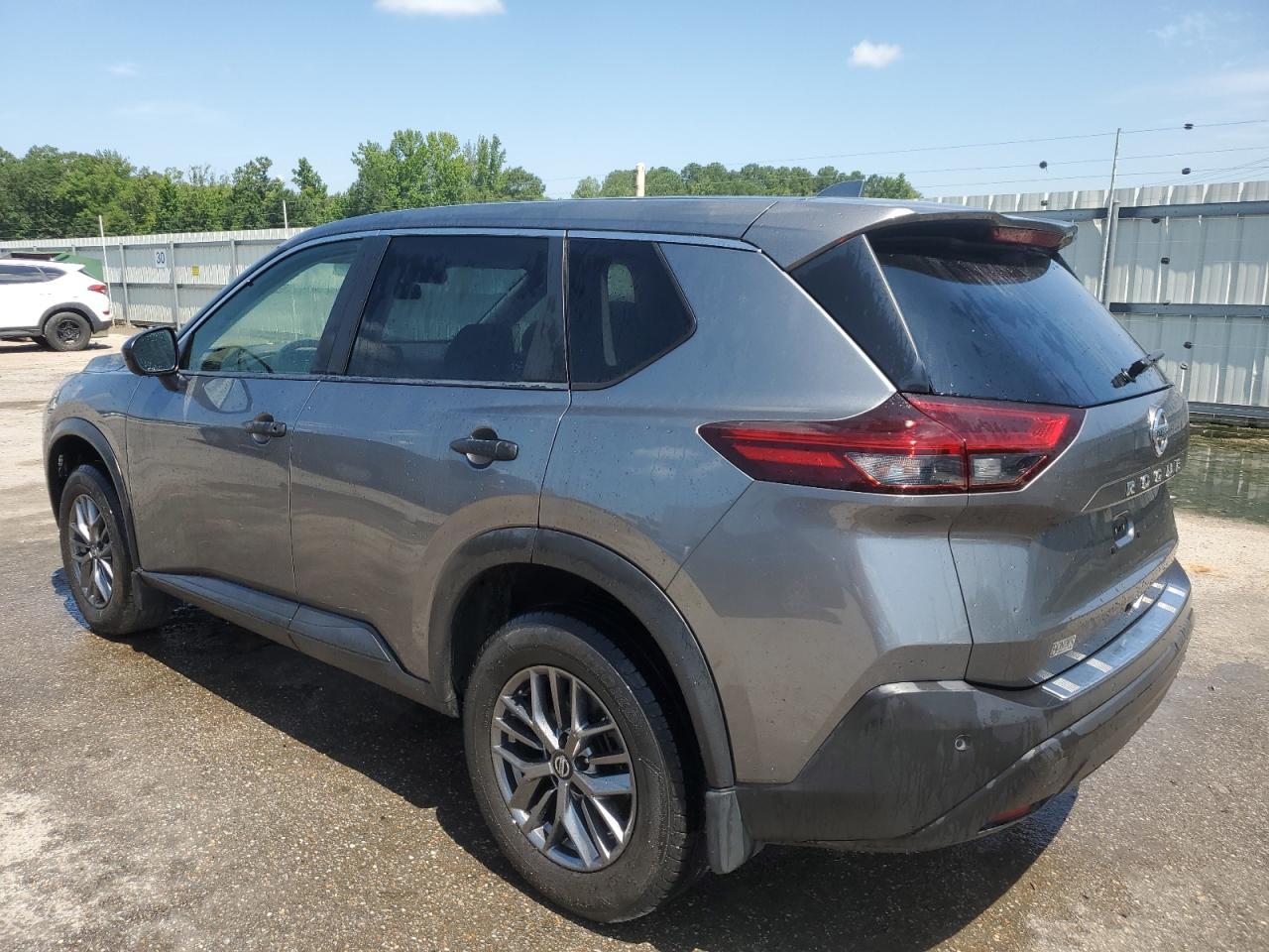 2021 Nissan Rogue S - zdjęcie 2