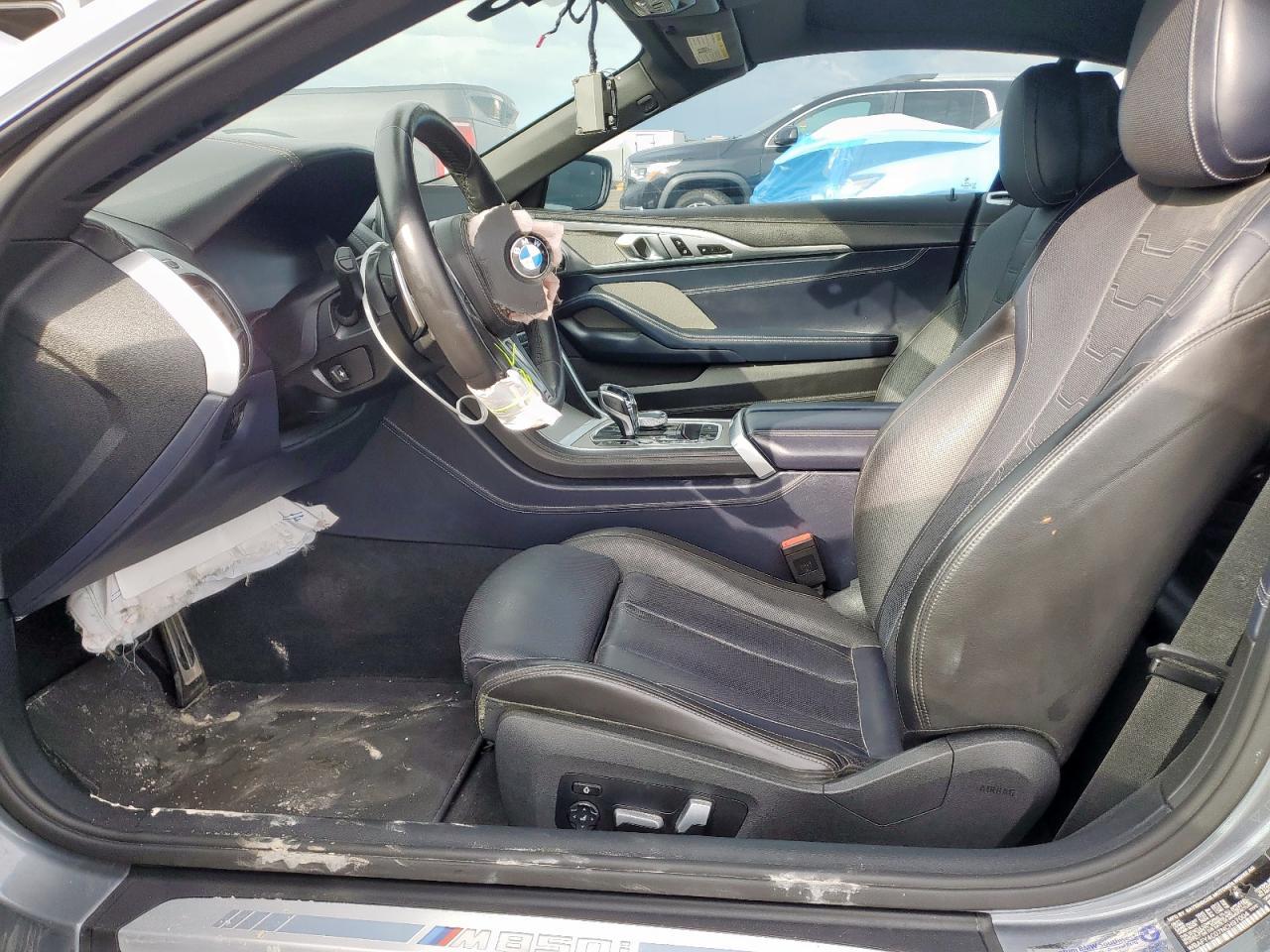 2022 BMW M850Xi - zdjęcie 7