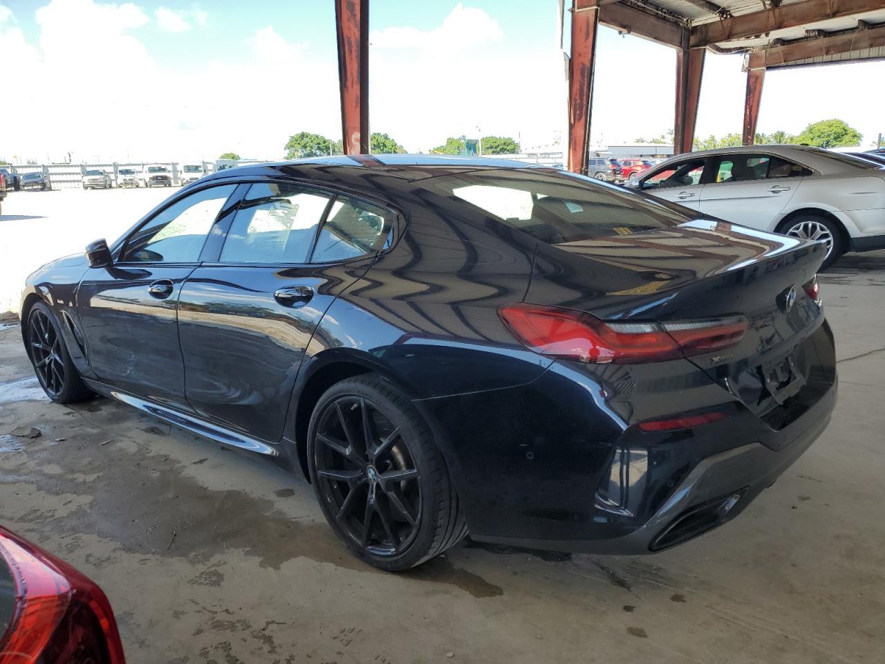 2022 BMW M850Xi - zdjęcie 2