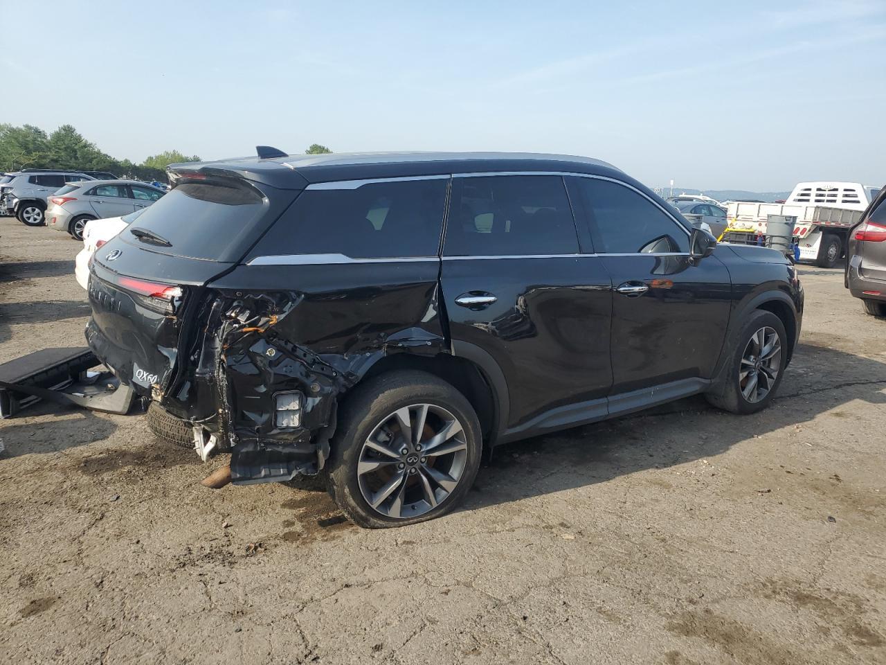 2024 Infiniti Qx60 Luxe - zdjęcie 3