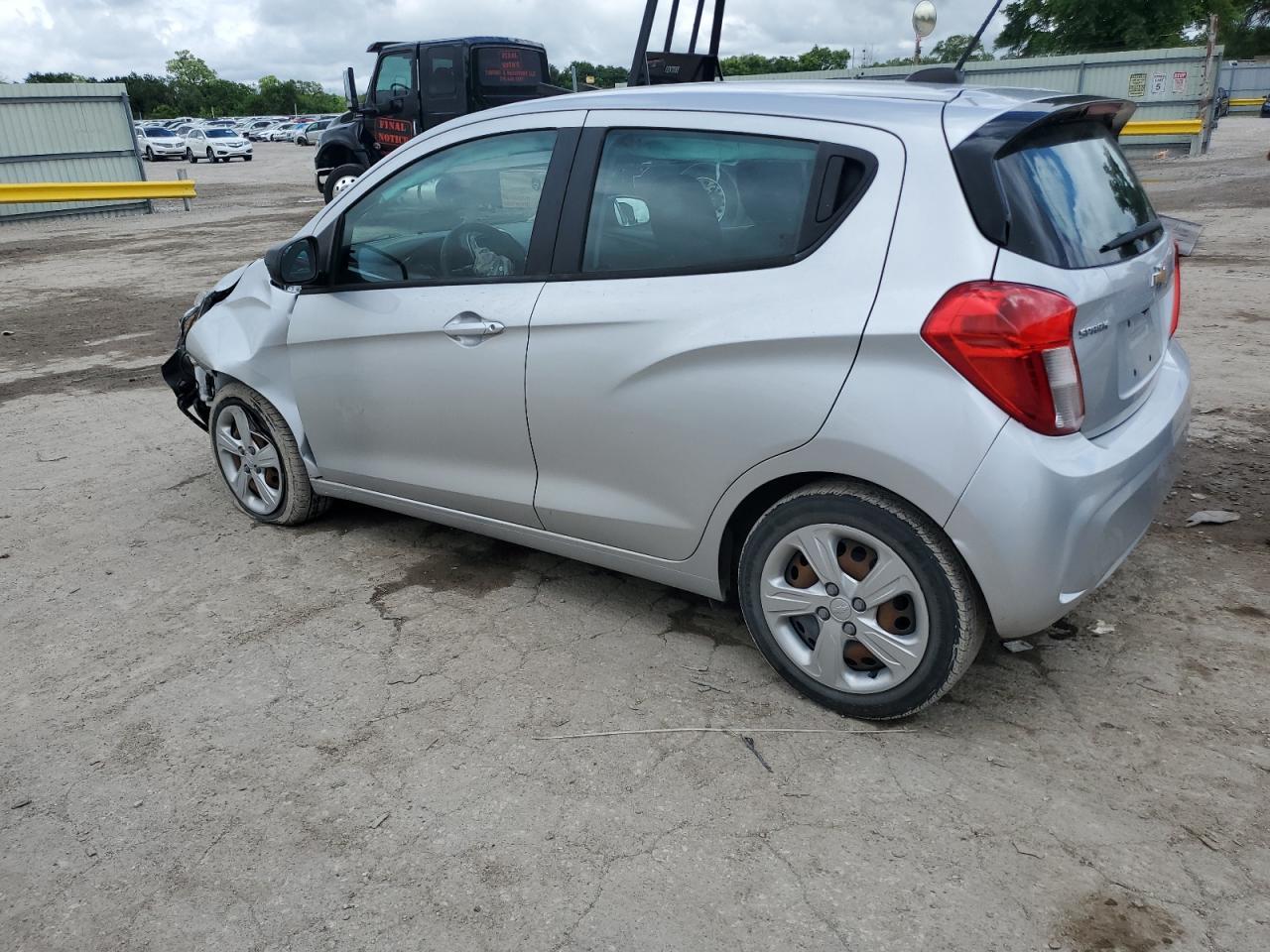 2021 Chevrolet Spark Ls - zdjęcie 2