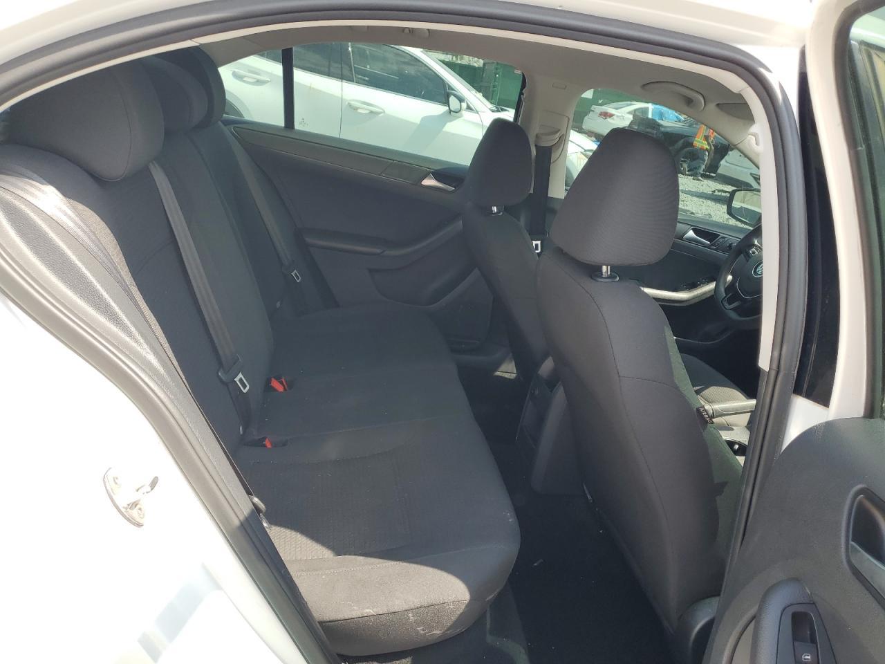 2016 Volkswagen Jetta S - zdjęcie 10
