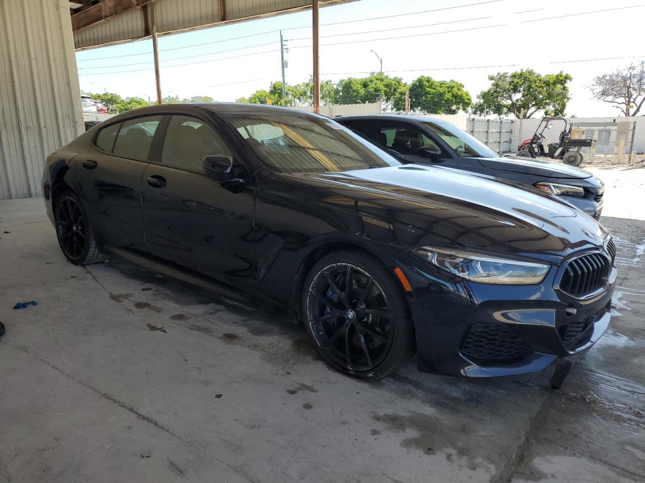 2022 BMW M850Xi - zdjęcie 4