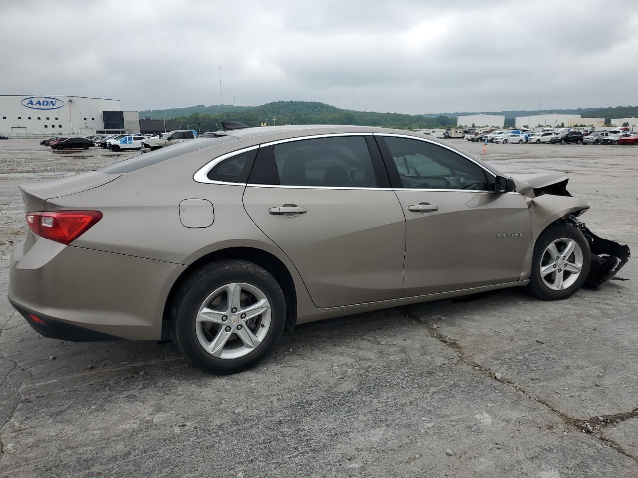 2022 Chevrolet Malibu Ls - zdjęcie 3