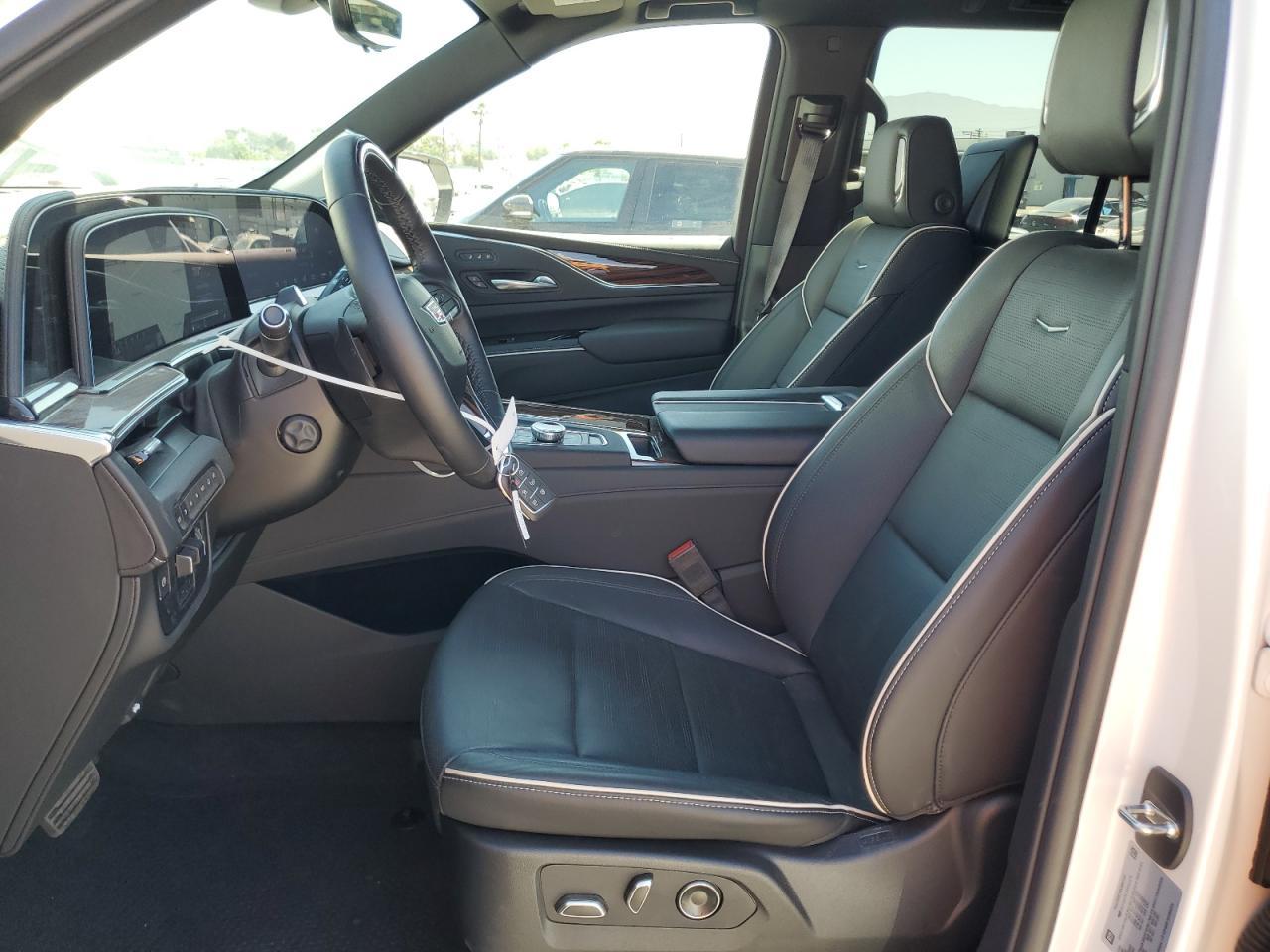 2024 Cadillac Escalade Premium Luxury - zdjęcie 7