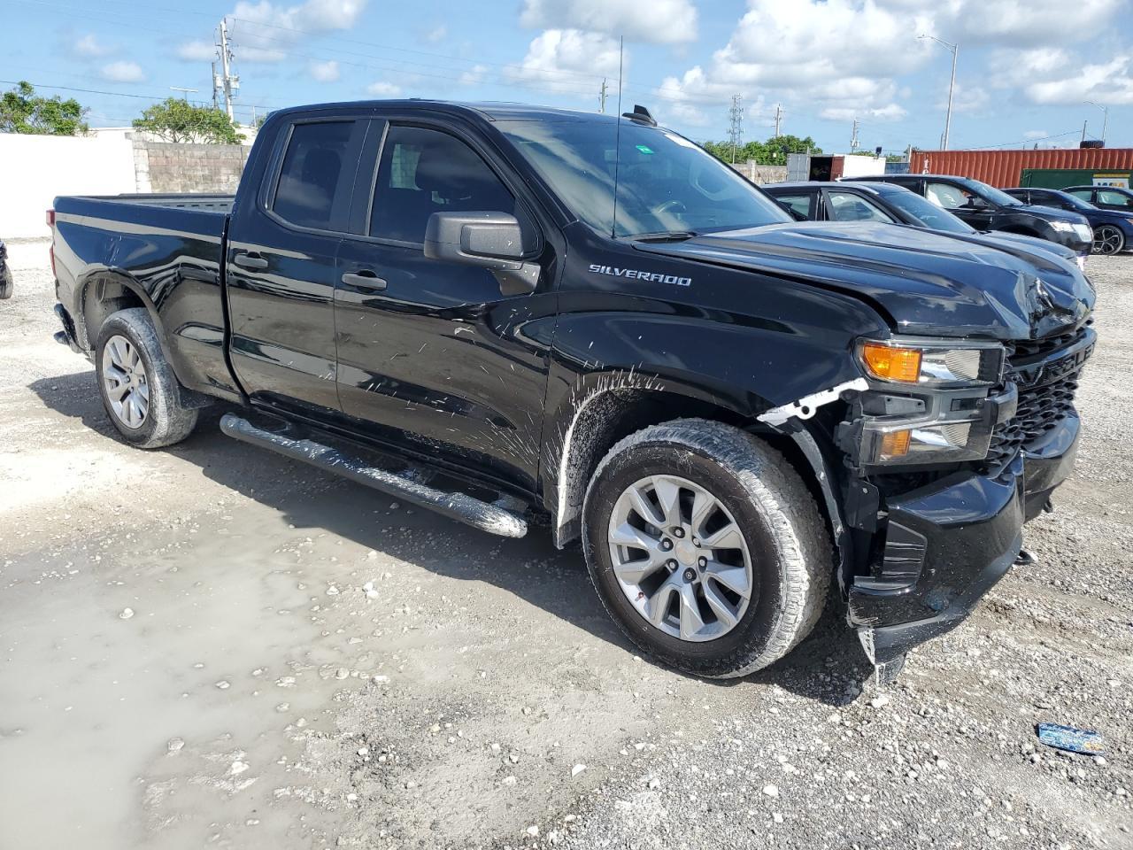 2022 Chevrolet Silverado Ltd C1500 Custom - zdjęcie 4