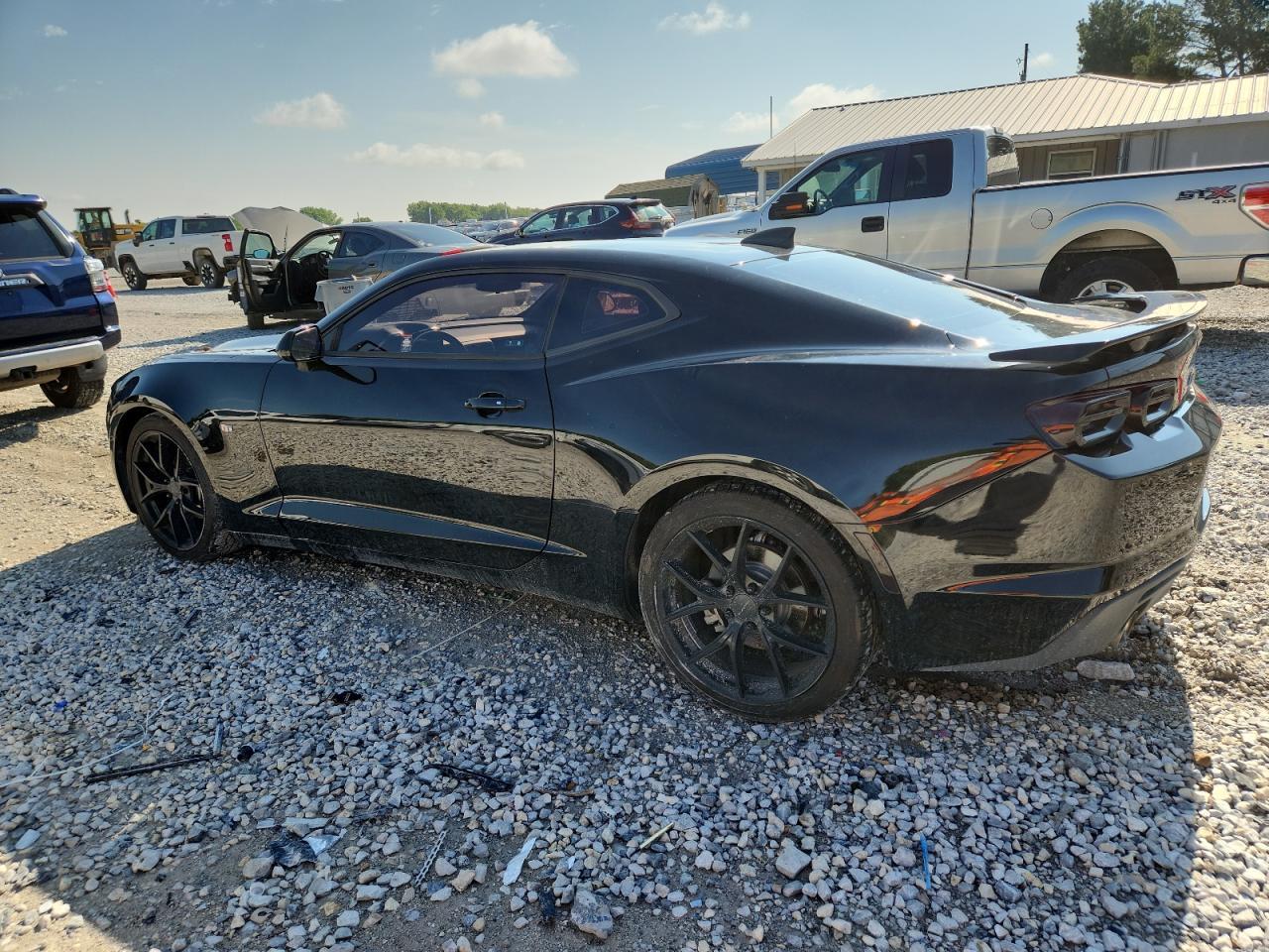 2019 Chevrolet Camaro Ls - zdjęcie 2