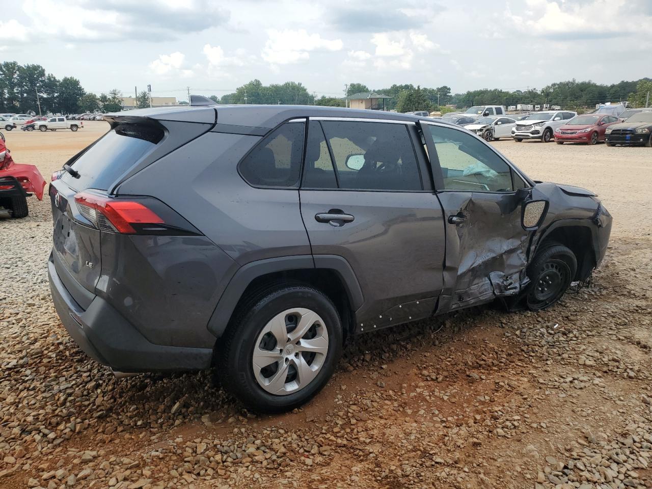 2022 Toyota Rav4 Le - zdjęcie 3