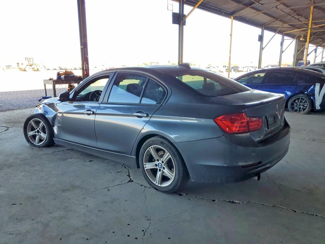 2015 BMW 320 I - zdjęcie 2