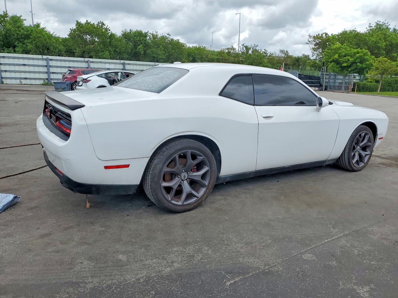 2015 Dodge Challenger Sxt - zdjęcie 3