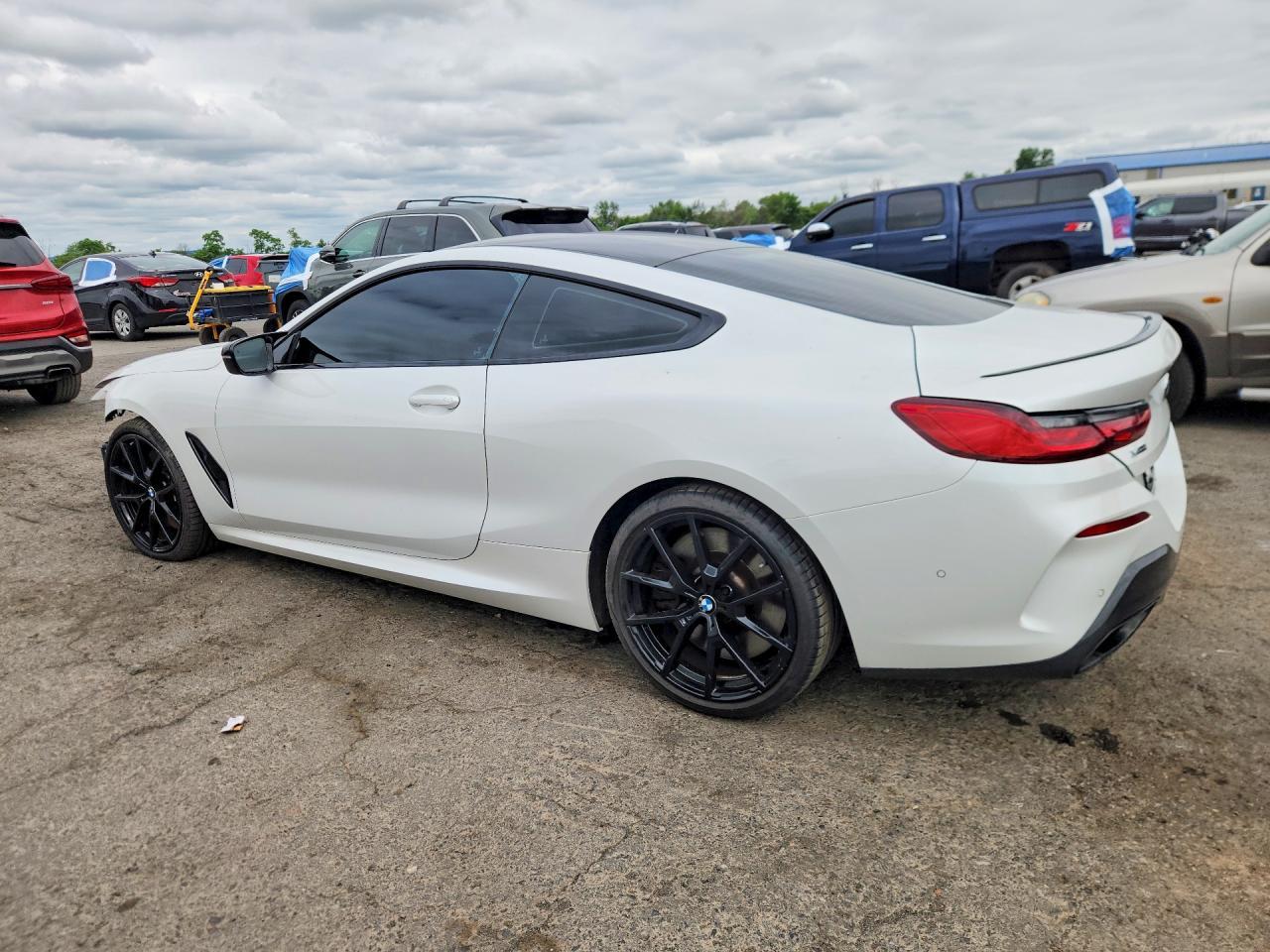 2024 BMW M850Xi - zdjęcie 2