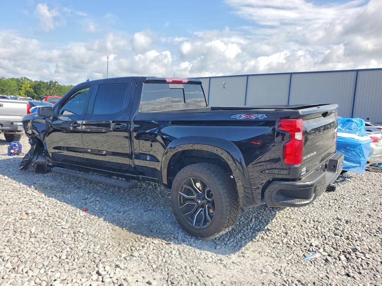 2025 Chevrolet Silverado K1500 Rst - zdjęcie 2