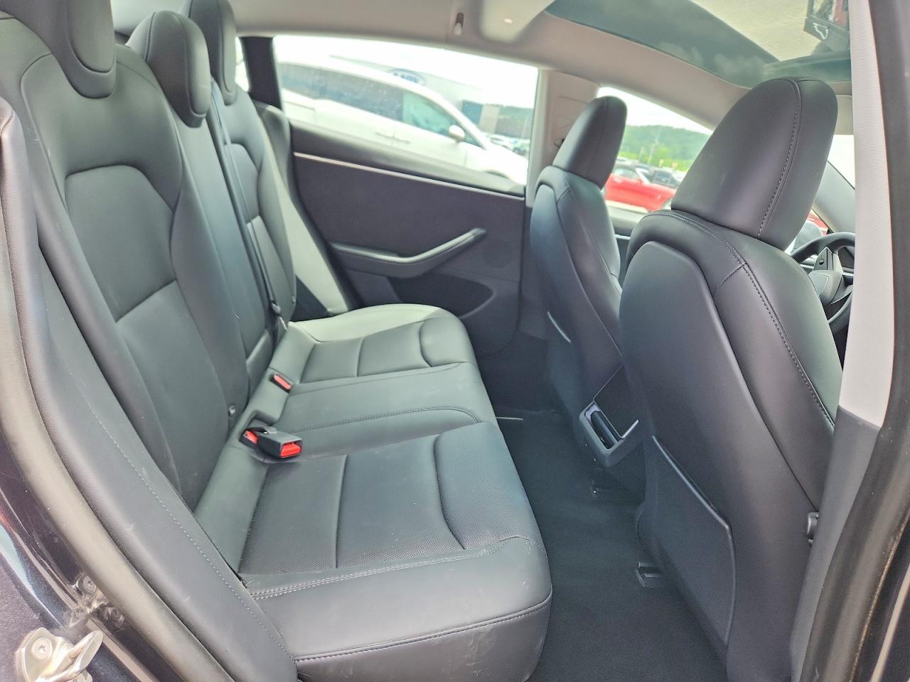 2024 Tesla Model 3 - zdjęcie 10
