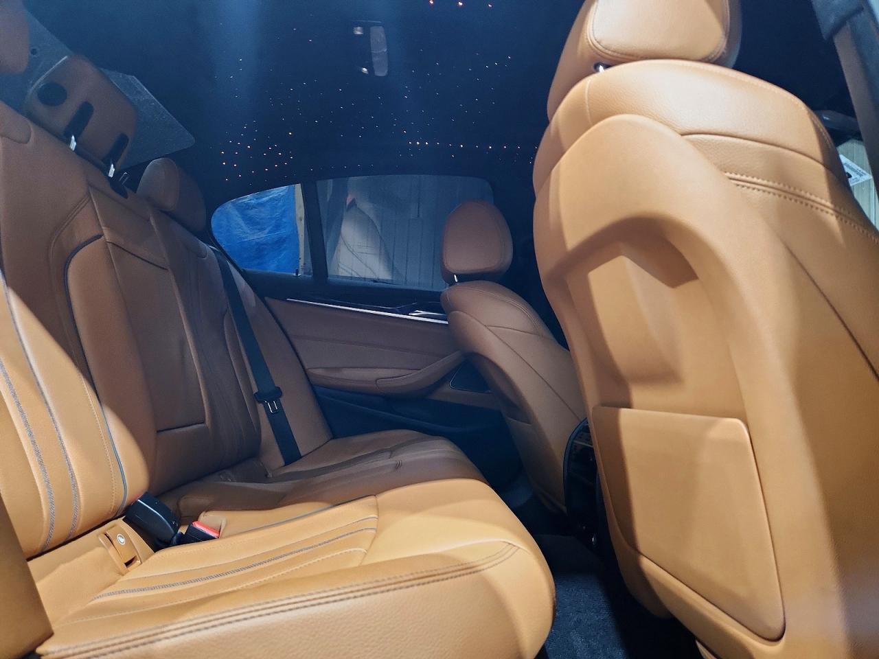 2019 BMW Seria 5 540i - zdjęcie 10