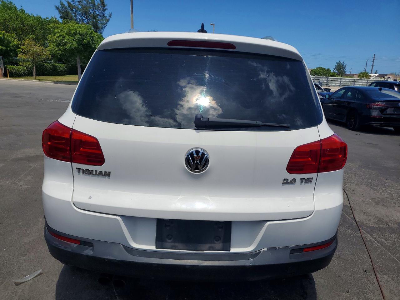 2013 Volkswagen Tiguan S - zdjęcie 6